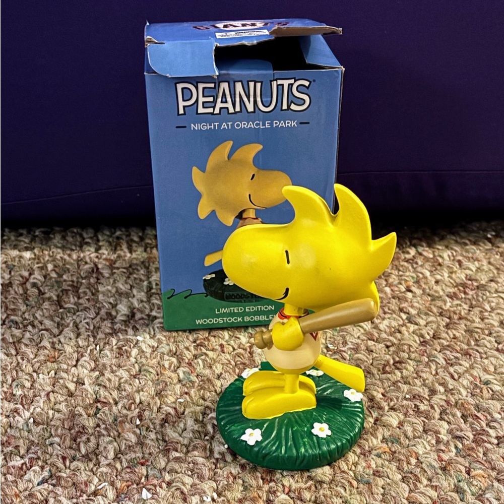Night at the Oracle Park peanuts Woodstock Limited, edition San Francisco Giants